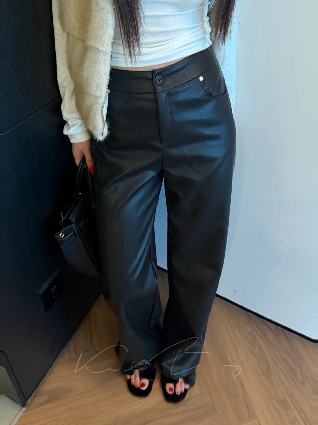 Street Fashion Sydney - Sydney Street Corner Casual Loose Slimming