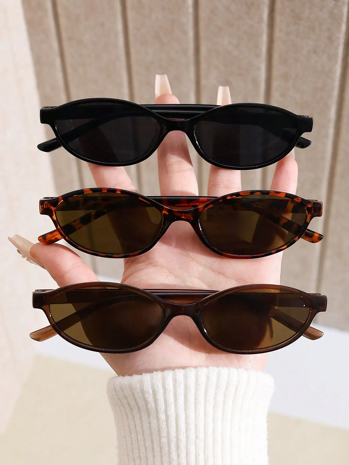 Street Fashion Photography - 1 Pair Retro Geometric Full Frame