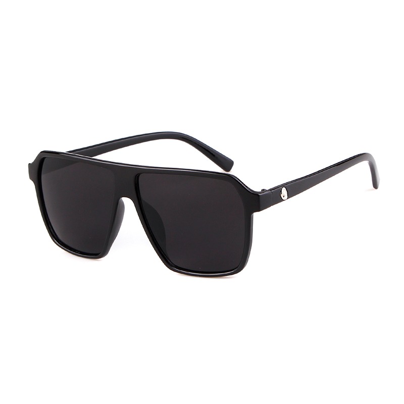 Parade Fashion Street - Street Style Retro Skull Rivet Square