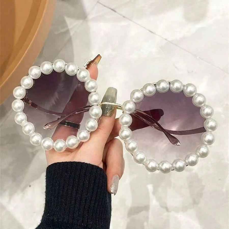 Women Pearl Rimmed Fashion Sun - Street Fashion Photoshoot reseña y precio