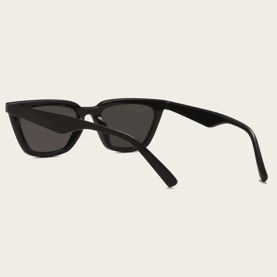 Thick Black Angular Cat Eye Sq - Street Fashion Photoshoot reseña y precio