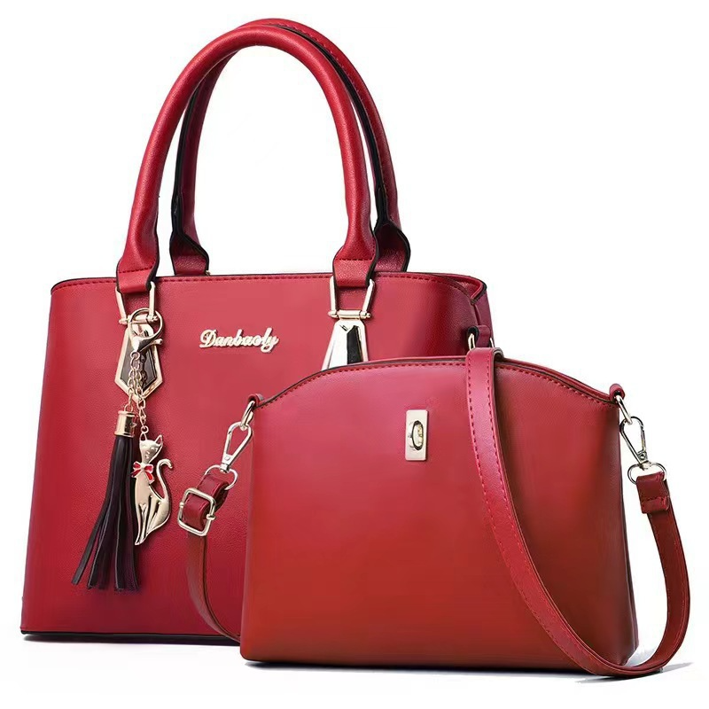Fashionable women's handbag se - Street Fashion Photography reseña y precio