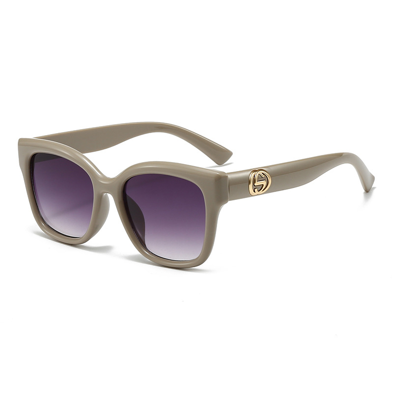Retro Minimalist Solid Color F - Street Fashion Photography reseña y precio
